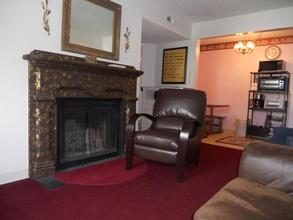 Oak Square 309 Apartment *